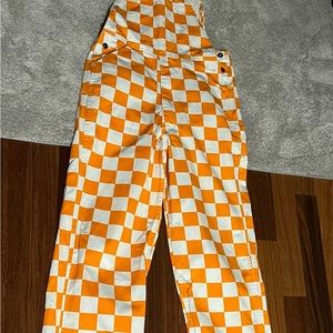 These are like new adult Game Day Tennessee Vols overalls. Adult XS. UNISEX